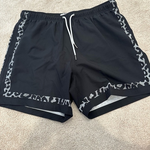 Mavrans Mono Black Leopard Game Swim Shorts, size XL - Picture 4 of 5